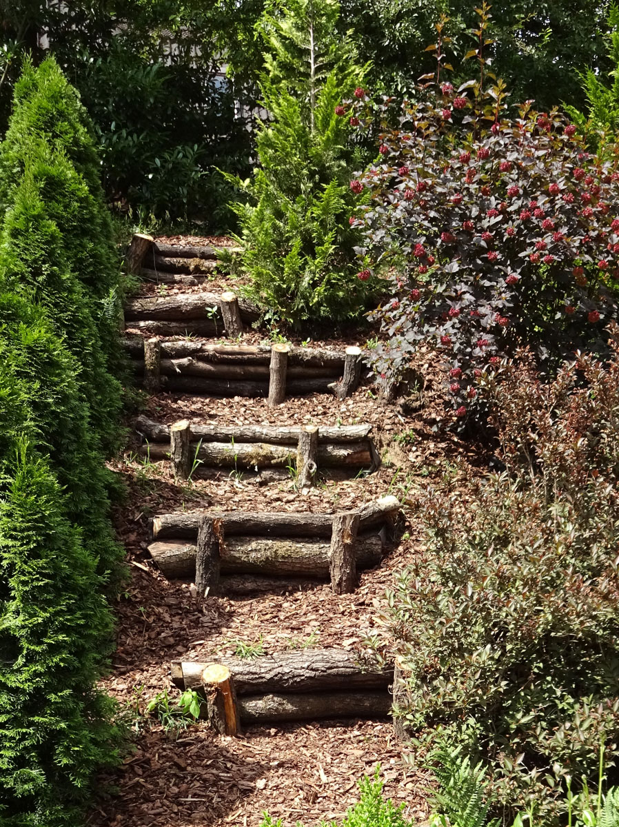 Gartentreppe aus Naturholz-Eiche