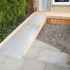Rampe aus Holz und Aluminium